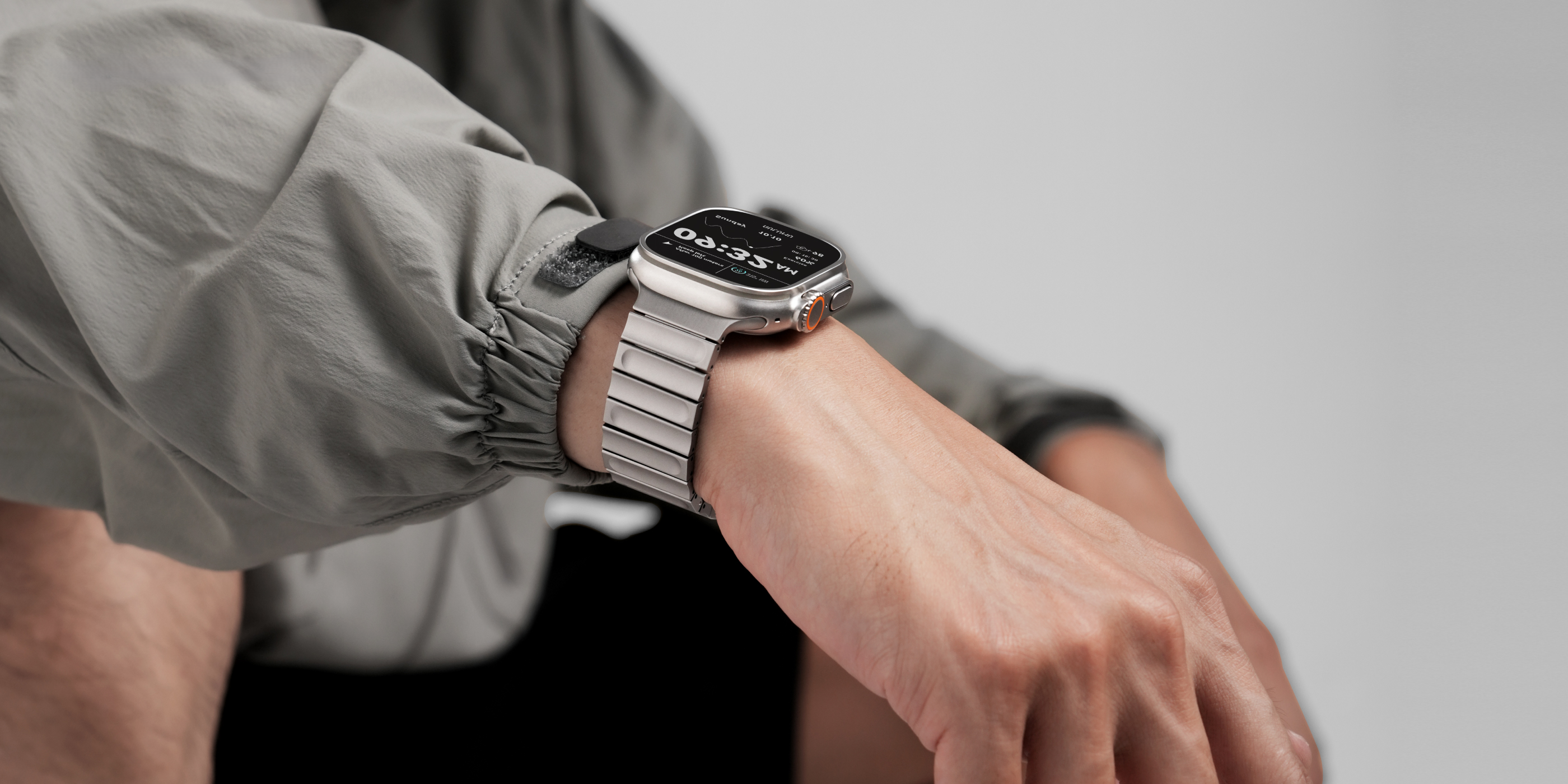 Apple Watchのバンドを傷つけずにクリーニングするにはどうすればいいですか？