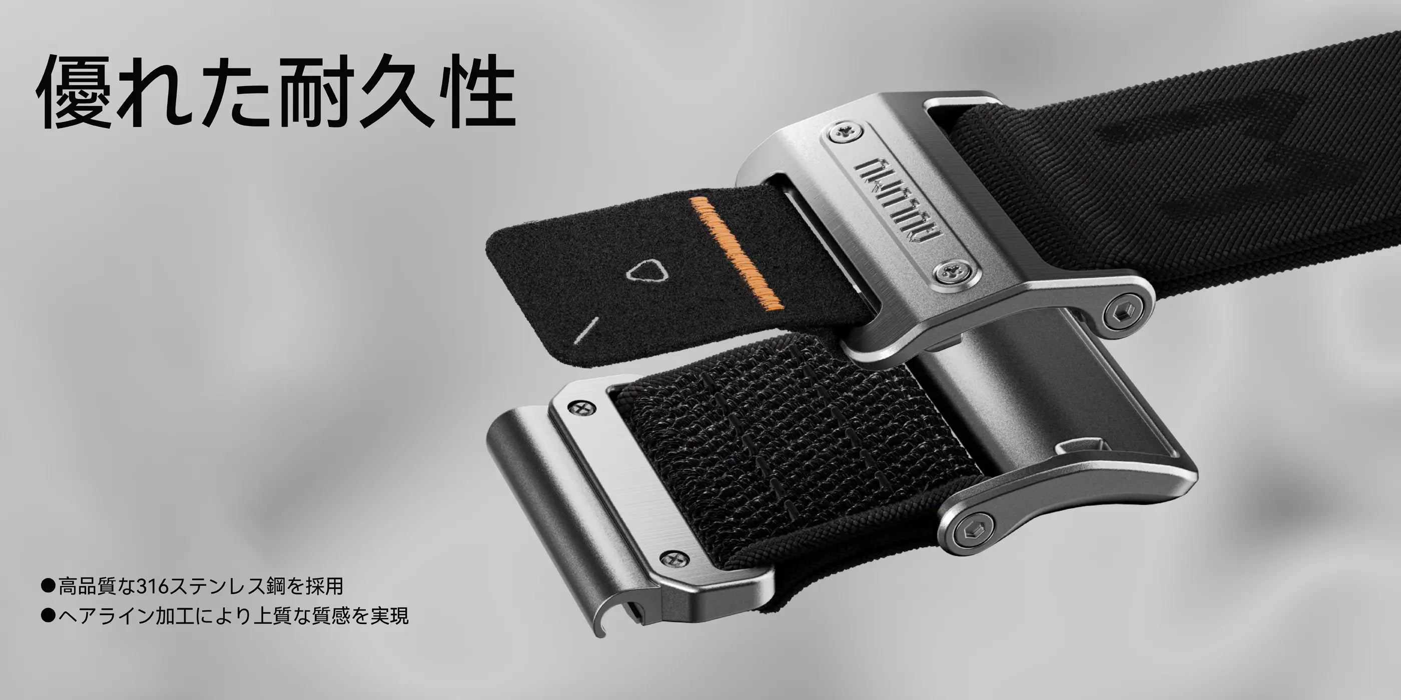 高品質 316L ステンレス製バックルと面ファスナーを採用した aulumu C11 Garmin ウォッチバンドの耐久性ある金具部分のアップ
