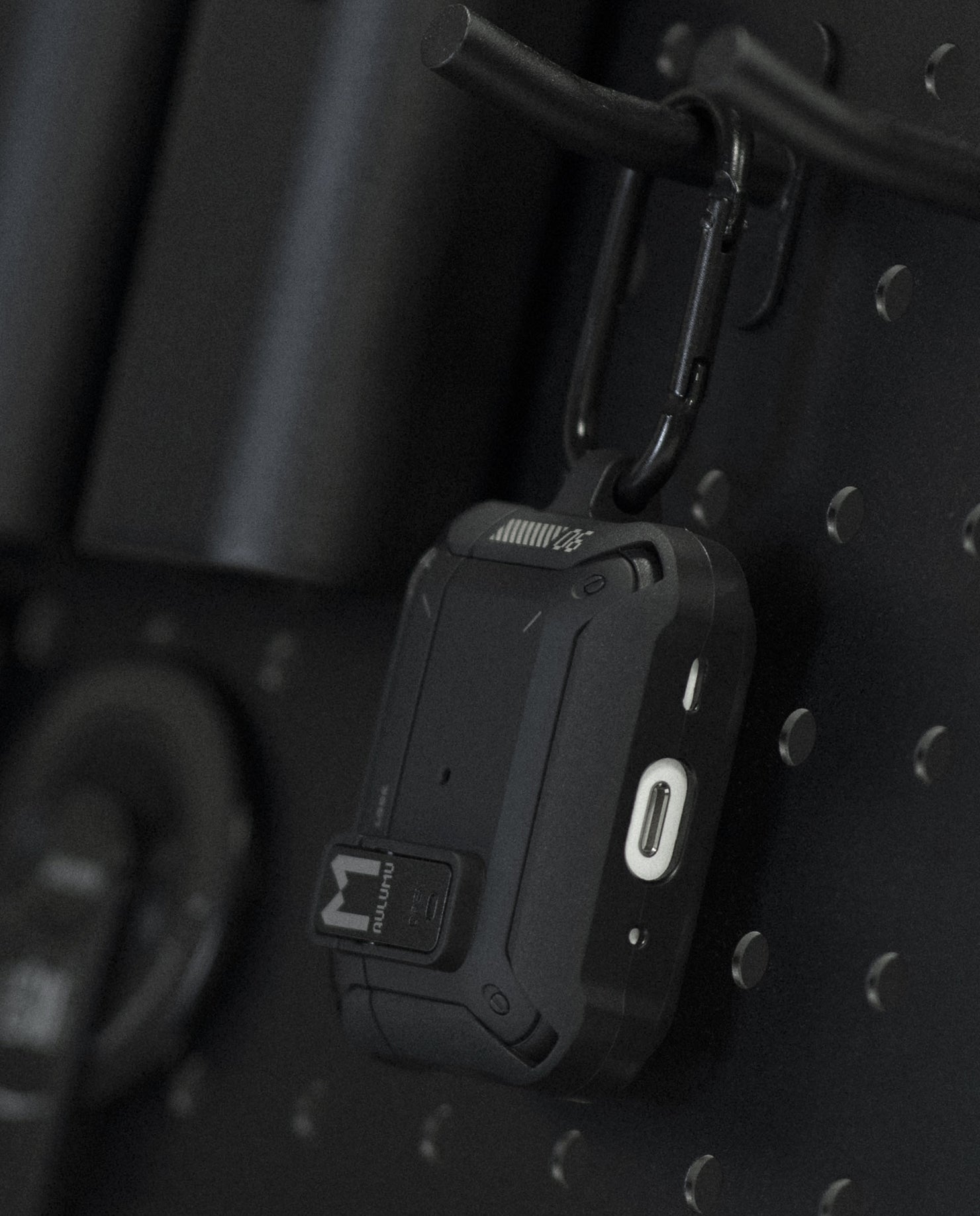 A19 Airpods Pro 用 保護ケース ロック＆キーホルダー付き